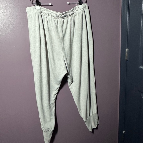 Women’s  Cream Jogger Style Pajama Pants - Picture 4 of 5